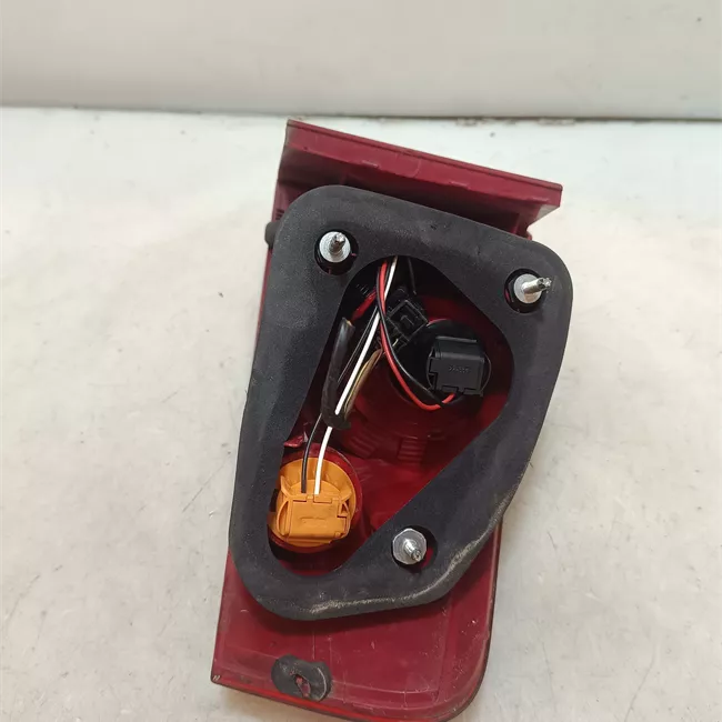 Fanale posteriore parte esterno sinistro