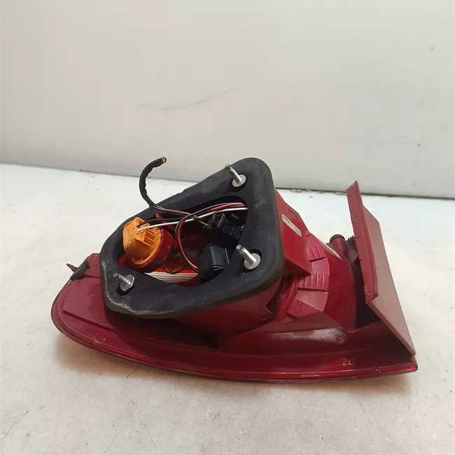 Fanale posteriore parte esterno sinistro