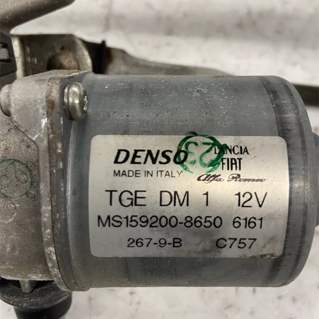 Meccanismo tergiparabrezza con motorino