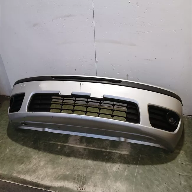 Paraurti anteriore con primer