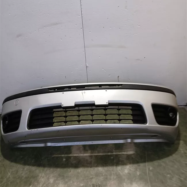 Paraurti anteriore con primer