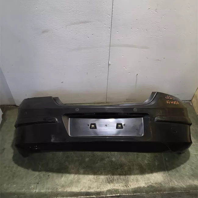 Paraurti posteriore con sensori parcheggio primer