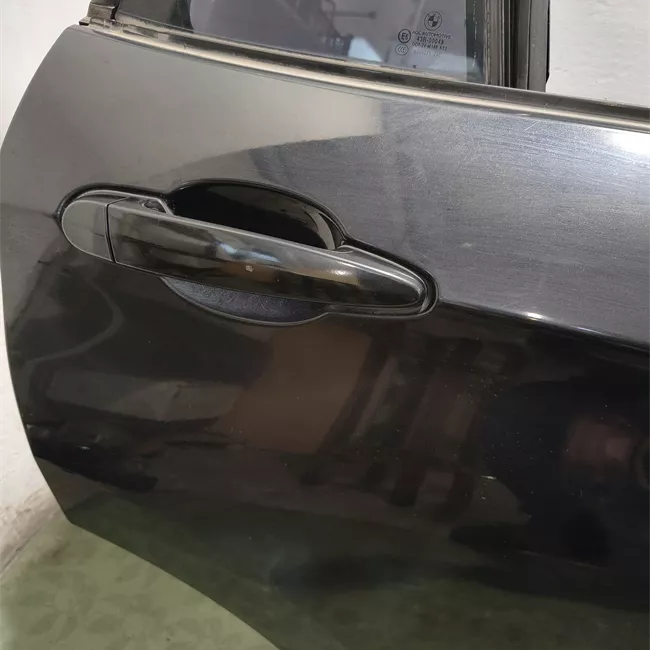 Porta posteriore destra