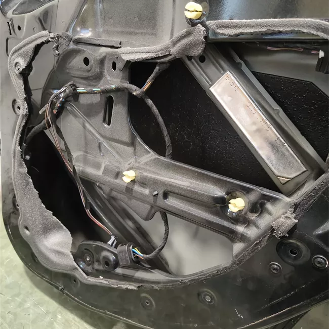 Porta posteriore destra