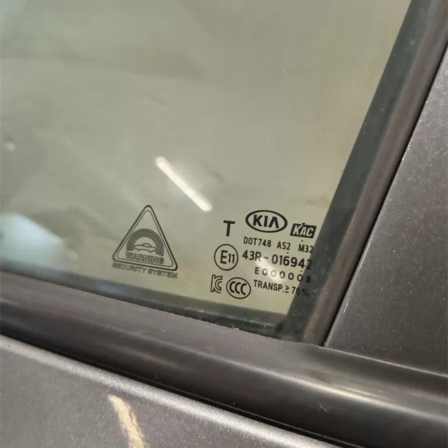 Porta anteriore sinistra