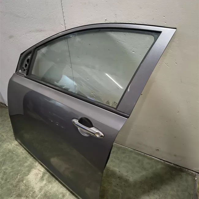 Porta anteriore sinistra