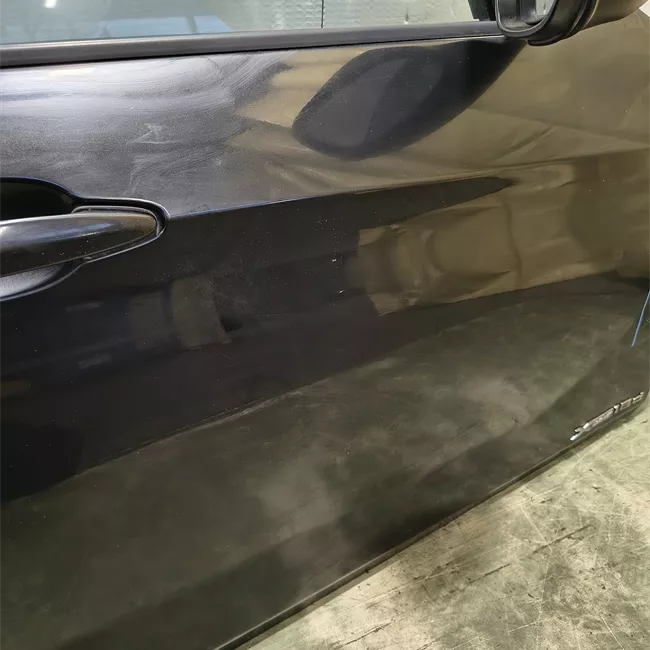 Porta anteriore destra