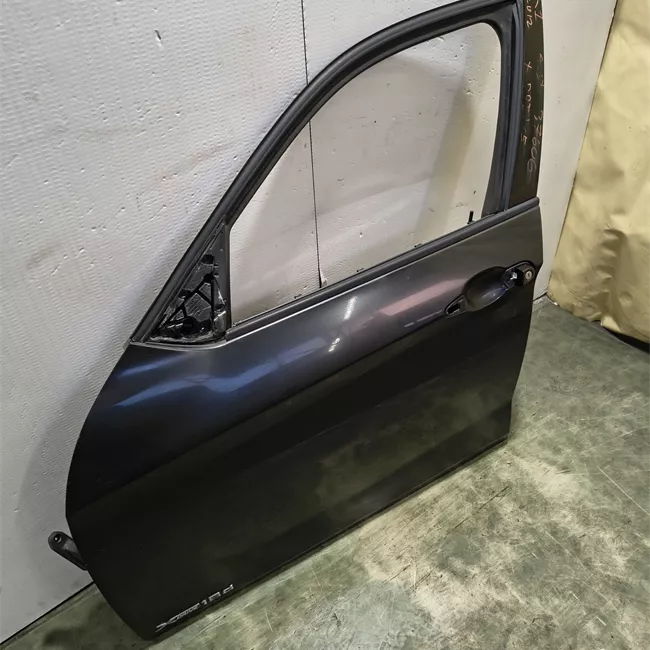 Porta anteriore sinistra