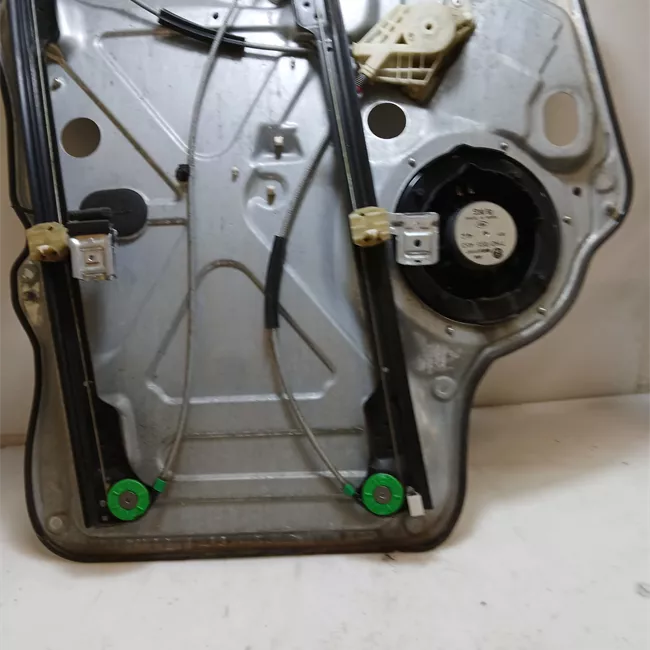 Alzacristallo porta anteriore destro