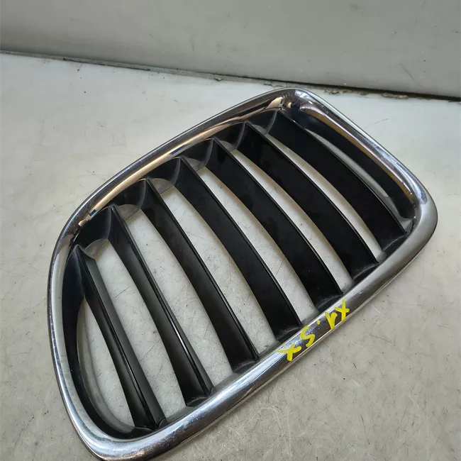 Griglia sinistra M Performance nero lucido