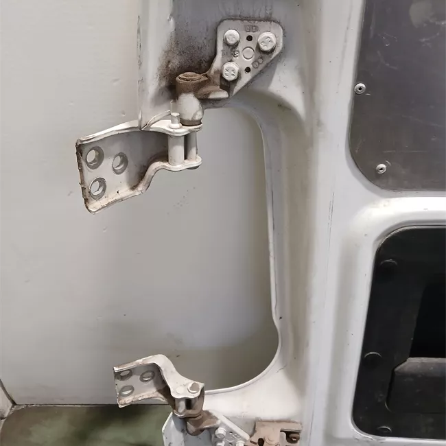 Porta carico posteriore a battente destra Lamierata