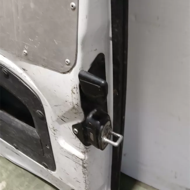 Porta carico posteriore a battente destra Lamierata