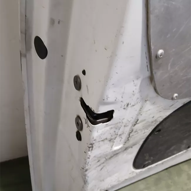 Porta carico posteriore a battente sinistra Lamierata