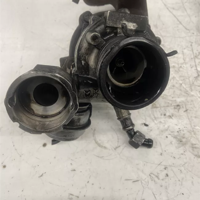 Turbocompressore con collettore scarico