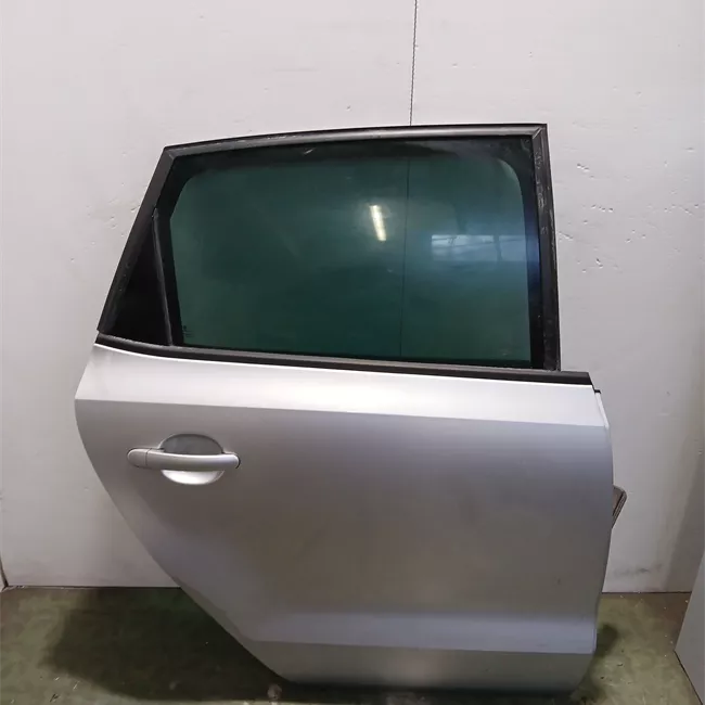 Porta posteriore destra