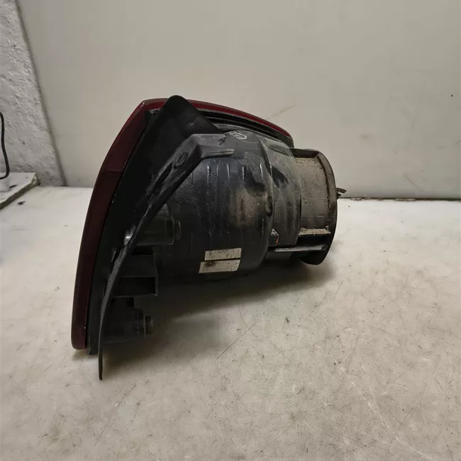 Fanale posteriore sinistro Nero