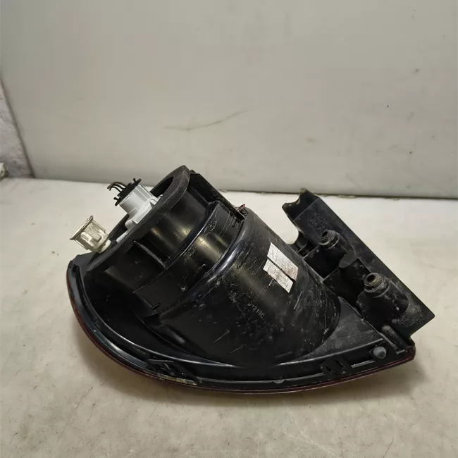 Fanale posteriore destro Nero