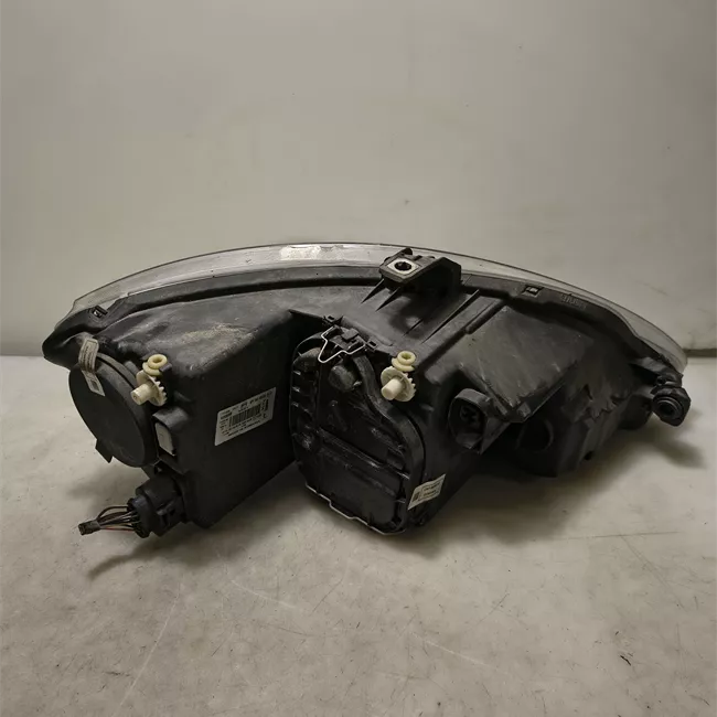 Proiettore sinistro Direzionale