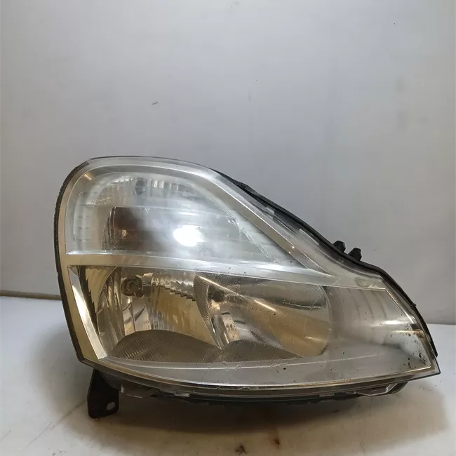 Proiettore destro Faro 02