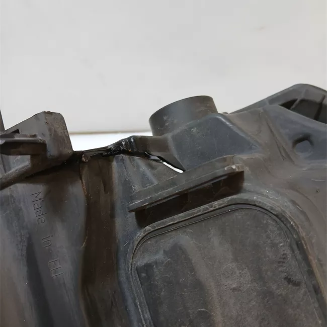 Proiettore destro Faro 02