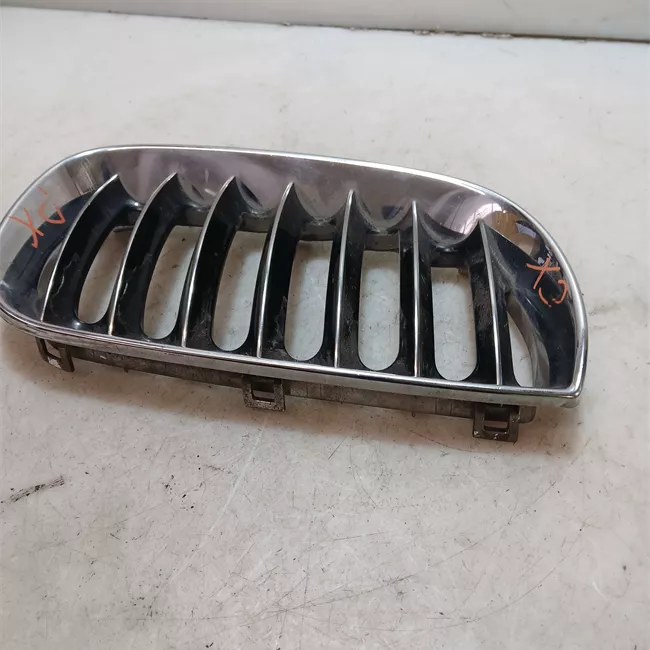 Griglia destra cromata