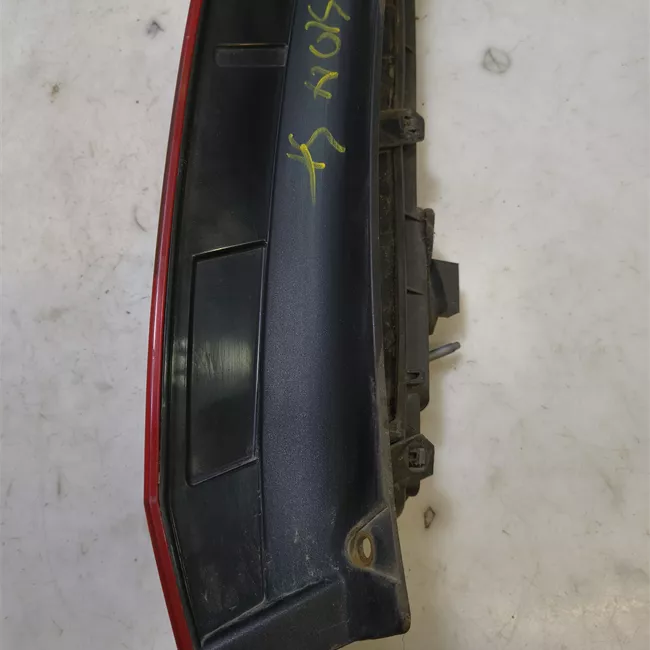 Fanale posteriore sinistro