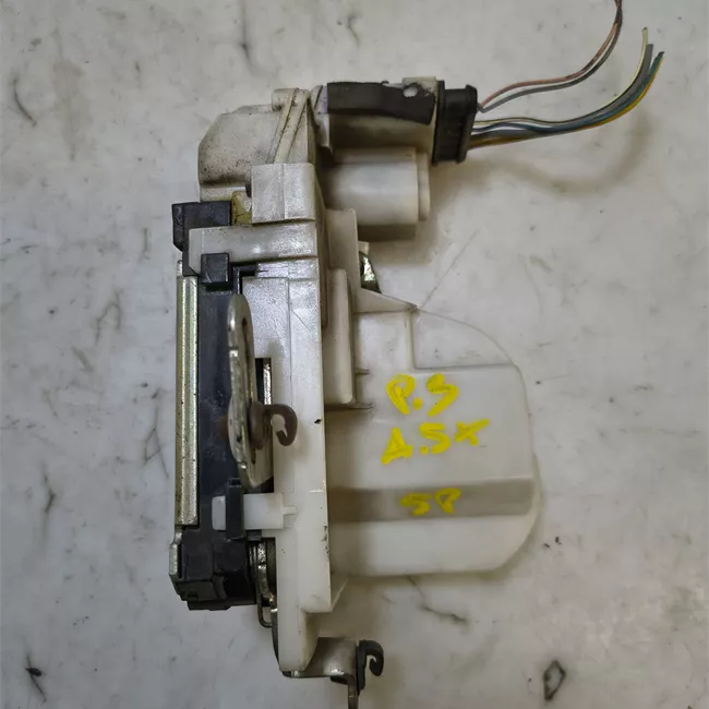 Serratura porta anteriore sinistra