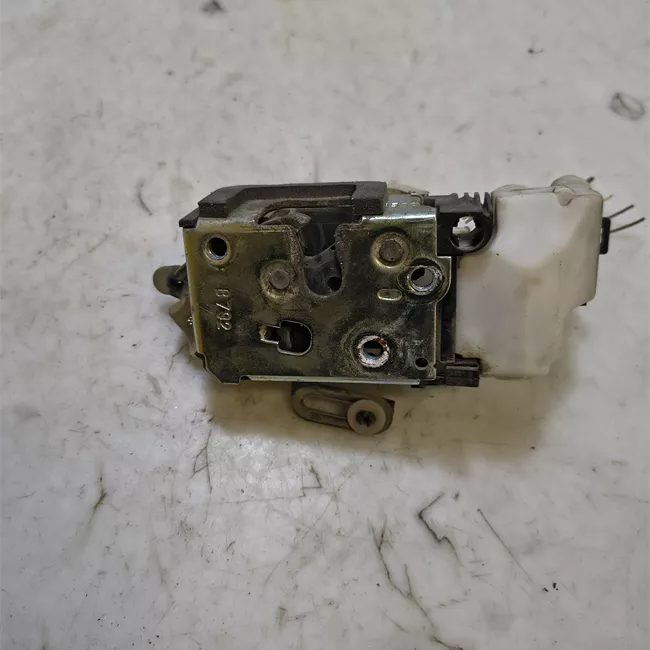 Serratura porta anteriore sinistra