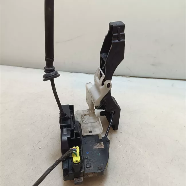 Serratura porta anteriore sinistra