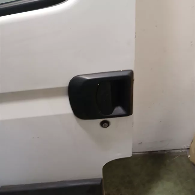 Porta anteriore sinistra