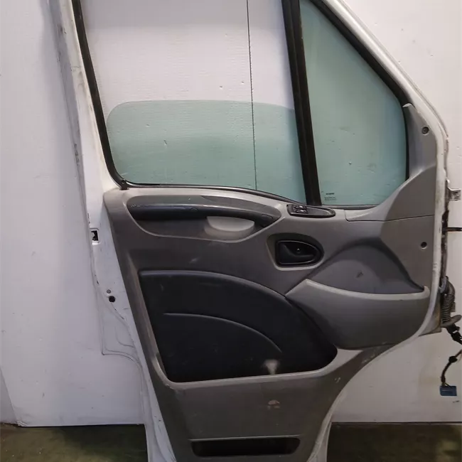 Porta anteriore sinistra