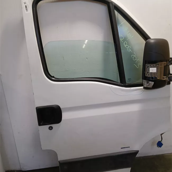 Porta anteriore destra