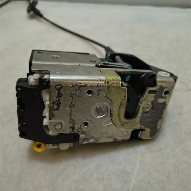 Serratura porta posteriore destra