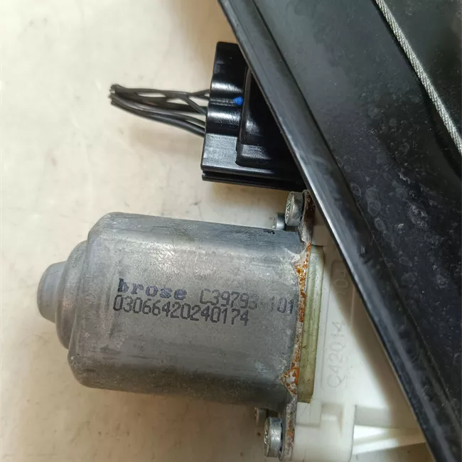 Alzacristallo elettrico porta posteriore sinistro con motorino