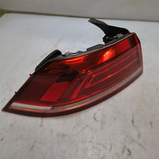 Fanale posteriore parte esterno sinistro Led