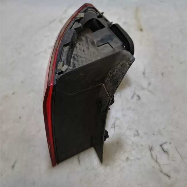 Fanale posteriore parte esterno sinistro Led