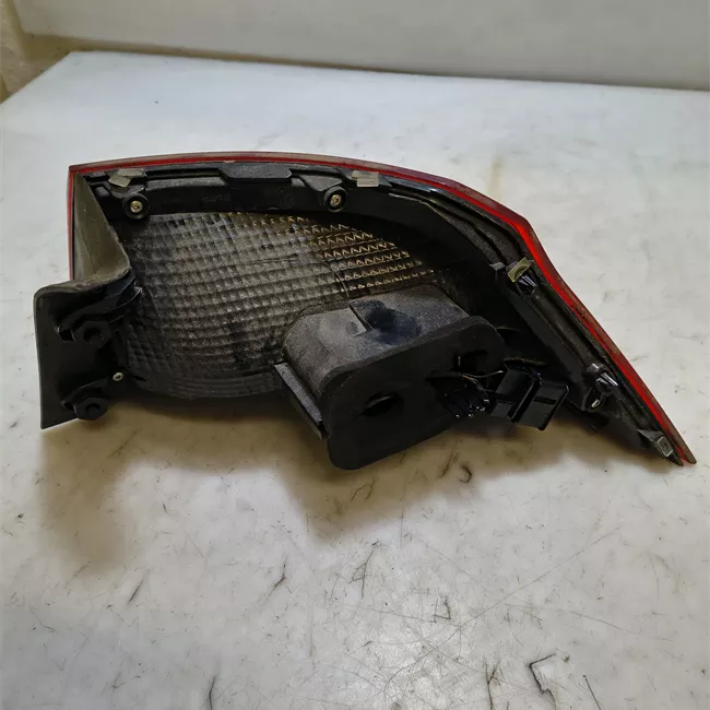 Fanale posteriore parte esterno sinistro Led