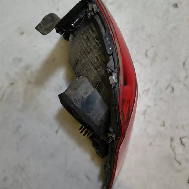 Fanale posteriore parte esterno sinistro Led