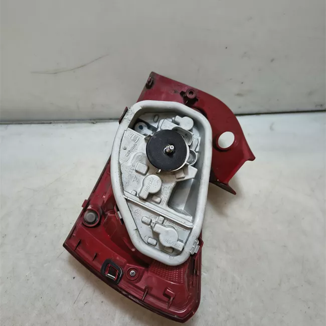 Fanale posteriore sinistro