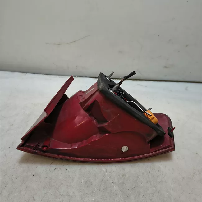 Fanale posteriore parte esterno sinistro