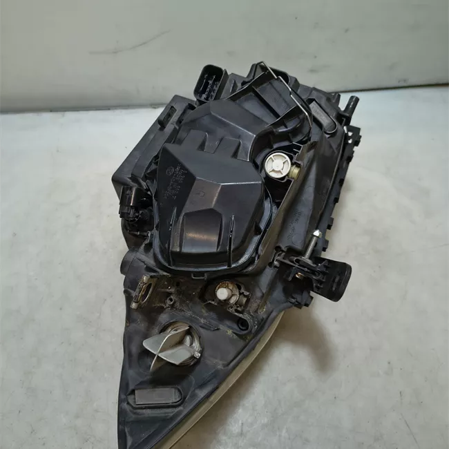 Proiettore destro Proiettori Xenon