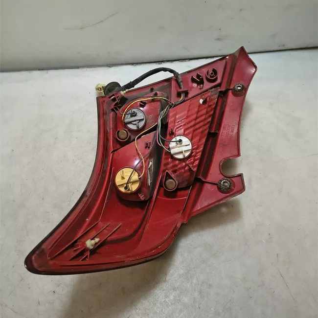 Fanale posteriore sinistro