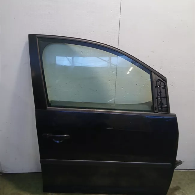 Porta anteriore destra