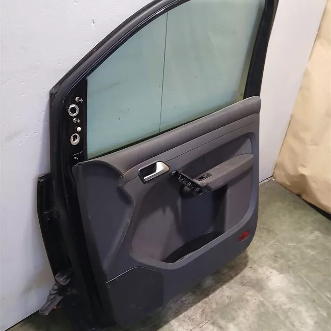 Porta anteriore destra