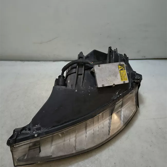 Proiettore destro Xeno