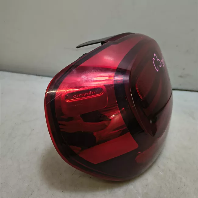 Fanale posteriore sinistro con 1 retromarcia