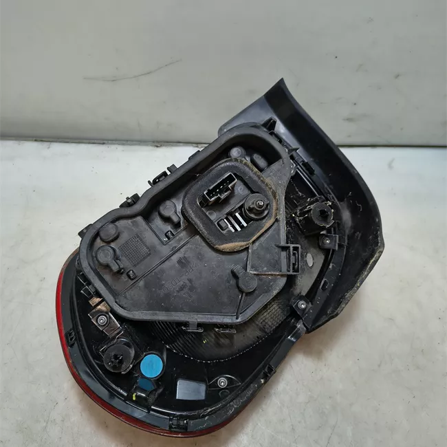 Fanale posteriore sinistro con 1 retromarcia