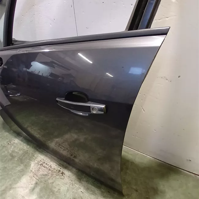 Porta anteriore sinistra