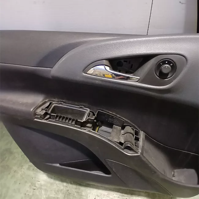 Porta anteriore sinistra