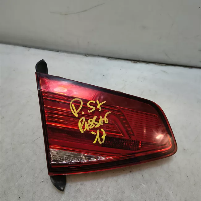 Fanale posteriore parte interno sinistro Led con retronebbia